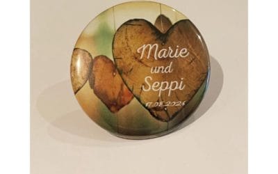 Anstecker für die Hochzeit bestellen